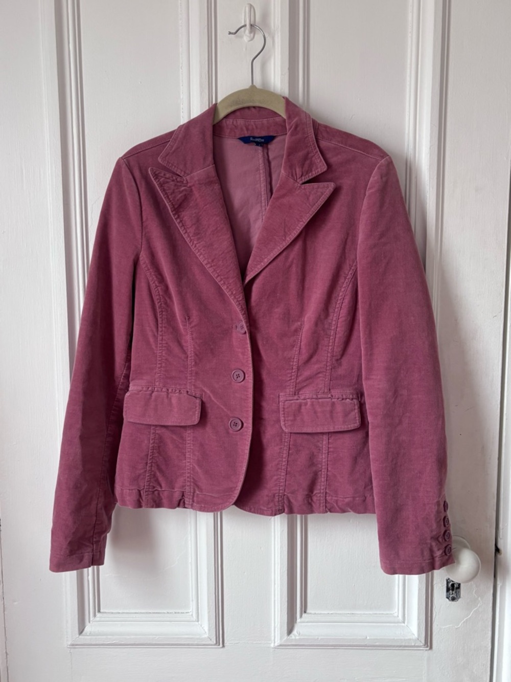 Women’s Reitmans Pink Velvet Two Button Blazer Size 7